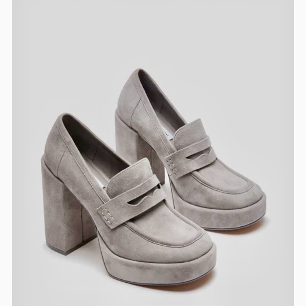 New NIB Steve Madden Ash Gray Platform Loafers 7.5
